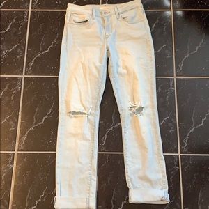 Levi’s light blue ripped jeans